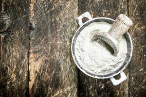 Flour in a bowl. photo