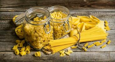 Dry pasta in cans and mixed the pasta with spaghetti. photo