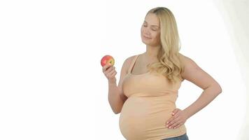 Pregnant woman okays the apple video