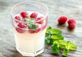 Sparkling Raspberry - Limoncello Cocktail photo