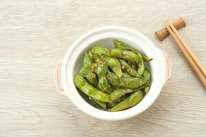 Stir Fry Edamame with garlic and chilli powder photo