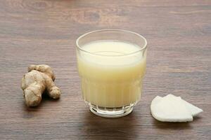 Jus Bengkoang Jahe or Jicama Juice with Ginger, cold pressed juice photo