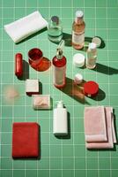 el plastico conjunto limpiar tareas del hogar detergente rosado Doméstico botella higiene producto baño foto