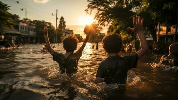 asiático niños jugando en el agua durante el inundar de el río a puesta de sol. foto