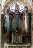 majestuoso tubo Organo a Santo bigote iglesia, París foto