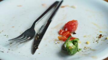 leeg bord na het eten op tafel video