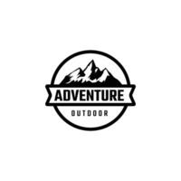 montaña logo, aventuras logo. vector ilustración para camiseta y otro