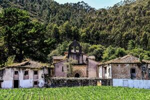 un antiguo Iglesia foto