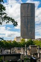 panorámico ver de Montparnasse torre desde Montparnasse cementerio, París, Francia foto