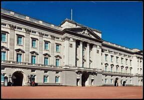 Sunny Day at Buckingham Palace, London photo