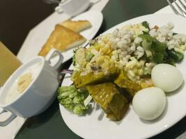 mezclado vegetal ensalada para servir foto