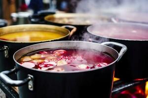 bebidas frutas y bayas caliente reflexionado vino en ollas con vapor en calle comida mercado. generativo ai foto