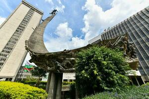 Monumento a el carrera - Medellín, Colombia foto