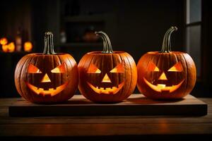 Tres calabaza linternas en contra el fondo de un oscuro casa con velas bandera, escalofriante otoño calabazas, Jack o linterna. ai generativo foto