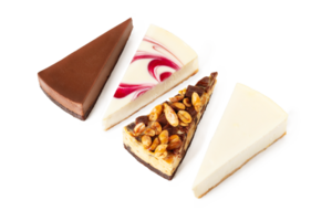 assorti cheesecake pièces, chocolat, vanille Nouveau York, fraise, caramel. isolé sur invisible png Contexte