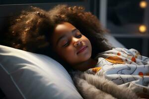 africano americano niña dormido en su cama en un oscuro para niños habitación con el noche ligero convertido en. ai generativo foto