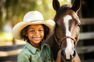 ai generativo. africano americano vaquera niño en vaquero sombrero mirando a cámara y sonriente. horizontal foto