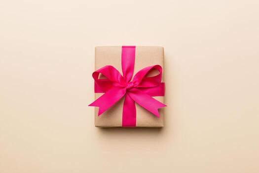 fiesta presente caja terminado de colores fondo, parte superior vista. Copiar espacio para diseño foto