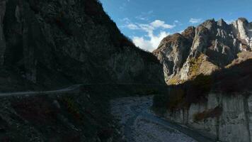 bellissimo montagna paesaggio nel il montagne video