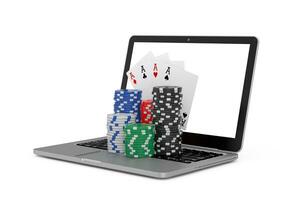 casino en línea concepto. juego papas fritas y póker jugando tarjetas con moderno ordenador portátil computadora. 3d representación foto