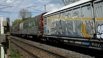 cargaison train sur le chemin de fer video