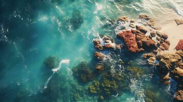 relajante aéreo ver playa, naturaleza fiesta modelo bandera, mar costa, línea costera, ai generativo foto