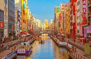 osaka, Japón - 21 nov 2018 - multitud personas en dotonbori, namba Osaka área, foto