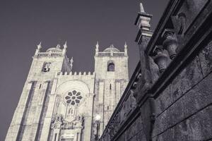 el porto catedral en Oporto, Portugal. foto