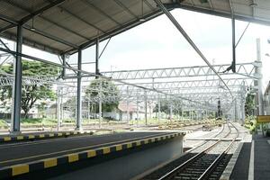 el ver de el tren estación desde el fuera de foto