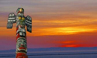 Thunderbird totem pole photo