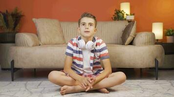 Muslim boy praying. video