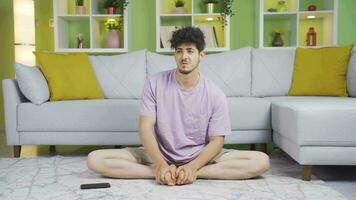 Jeune homme avec psychologique problèmes et troubles. video