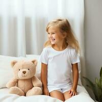 Bosquejo de un blanco camiseta en un niño habitación. suave beige interior para un bebe.ai Generacion foto