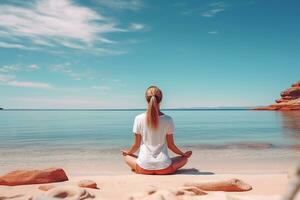 un blanco mujer es meditando en el playa con agua en frente de su, en el estilo de foto generativo ai