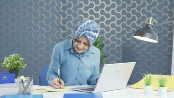 Business woman seeing good results on laptop. video