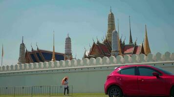 touristes visite wat phra kaew Bangkok video