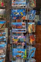 estar con vistoso postales en un recuerdo tienda en el Español isla de tenerife foto