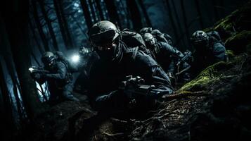 grupo de especial efectivo soldados en oscuro bosque a noche ai generado foto
