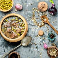 tradicional peruano pollo sopa foto