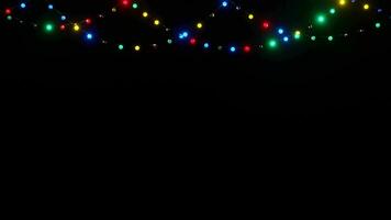 ligero bulbo cuerda en negro fondo, Navidad luces color. video