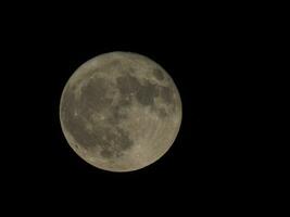 luna llena vista con telescopio foto