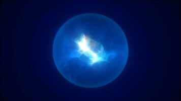 energia abstrato azul esfera do rapidamente cintilante brilhando líquido plasma, elétrico Magia volta energia bola com rajadas do energia fundo video