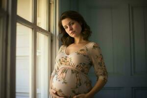 retrato de hermosa embarazada mujer cerca ligero ventana. generar ai foto