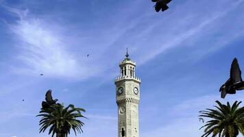 l'horloge la tour dans Izmir dinde video