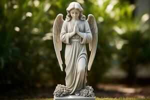 ángel estatua con blanco rosas en el cementerio.religioso antecedentes ai generado foto