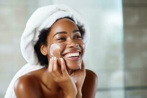 un mujer aplicando protección de la piel crema a su cara en un baño.ai generativo foto