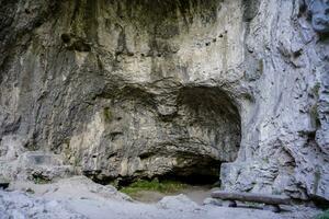 dentro un cueva foto