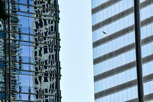 lado de el edificio foto