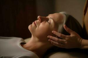 cabeza masaje terapia hembra relajarse. generar ai foto