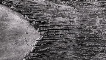 4k Aufnahmen Holz Textur von das Zement Linderung Gips auf Beton Mauer video